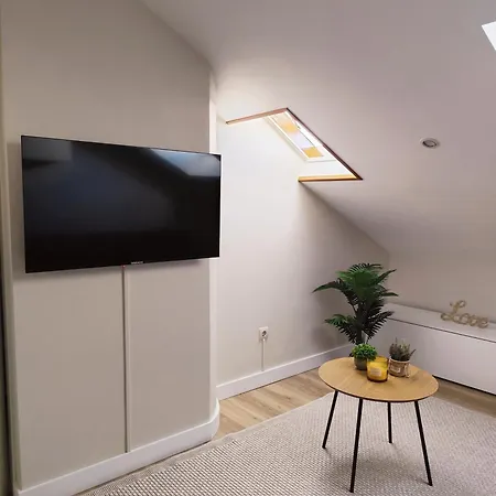 Coqueto ático En Apartamento *
