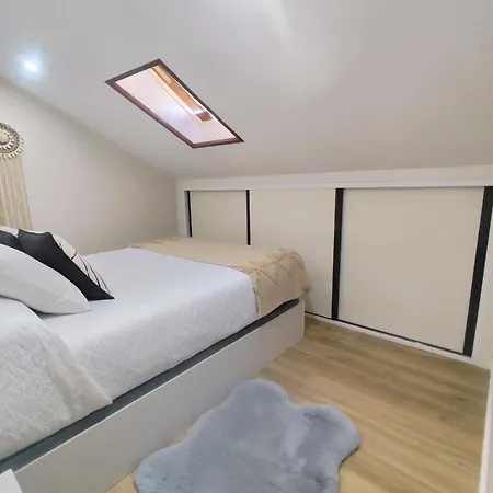 Coqueto ático En Apartamento