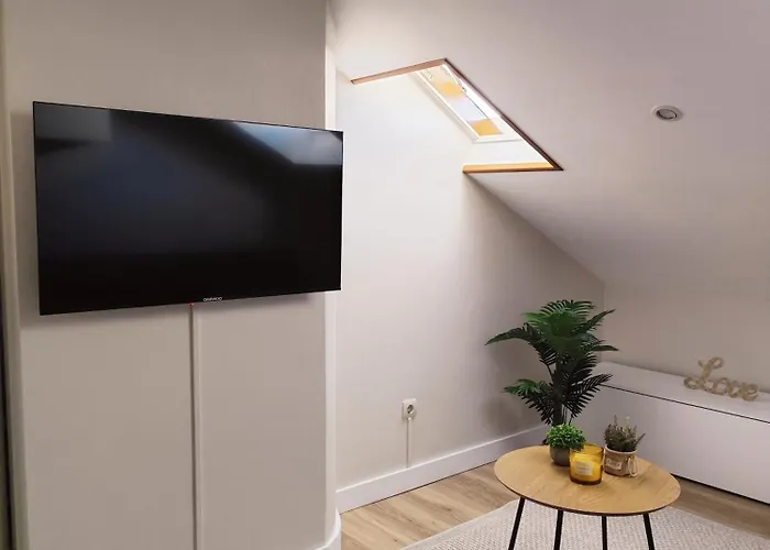 Coqueto Atico En Apartmán *