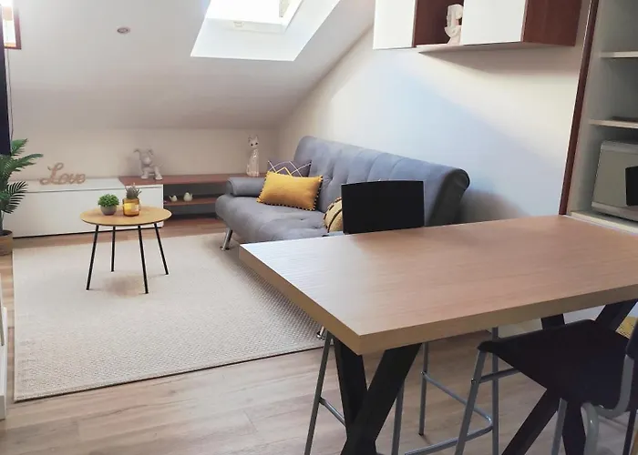 Coqueto Atico En Apartmán